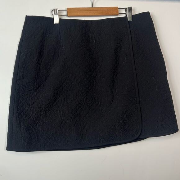 COS RECYCLED NYLON NWT QUILTED BLACK MINI SKIRT SIZE US 14,12 - Picture 3 of 13